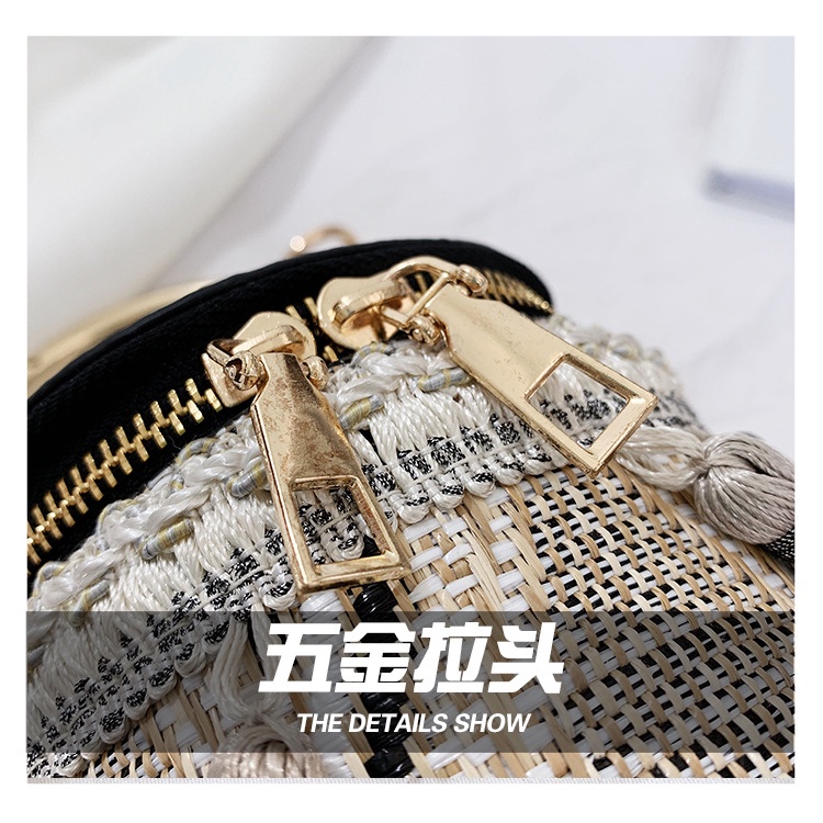 Túi Đeo Chéo Dây Rút Phối Tua Rua Thời Trang