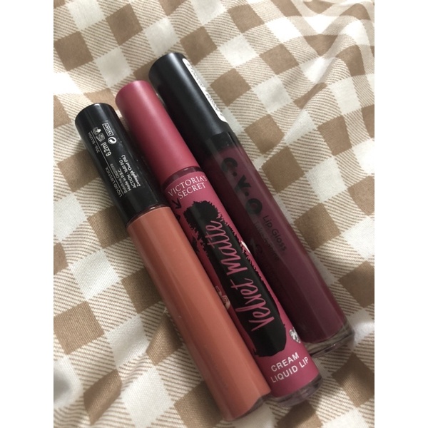 Son lip gloss C.Y.O, Max & More và Victoria's Secret