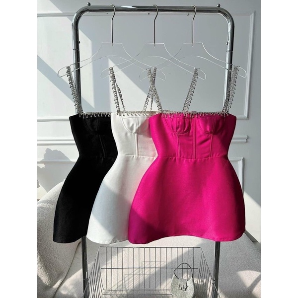 Đầm Hai Dây Đá