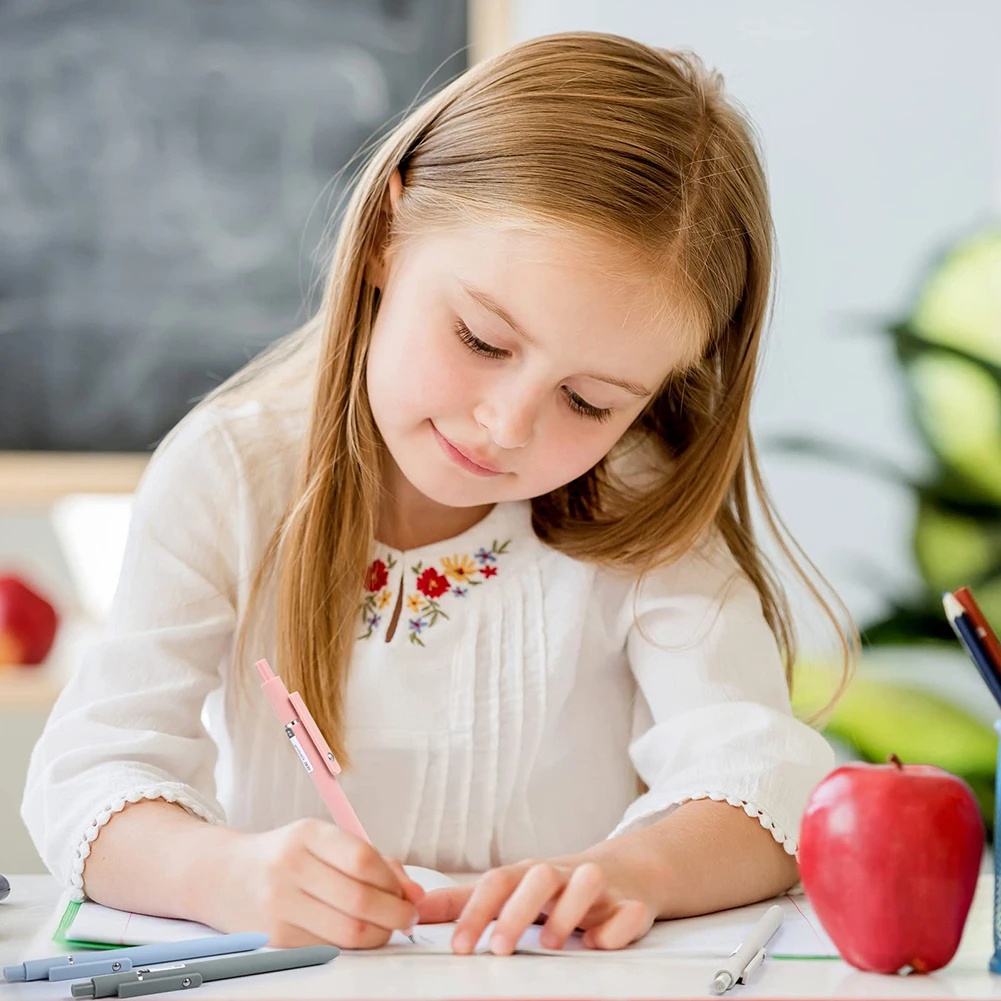 Bút Bi Mực Đen Ngòi 0.5mm Có Chi Tiết Dễ Thương