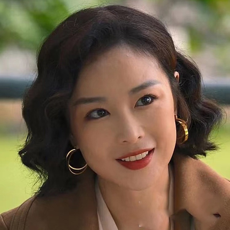 Khuyên Tai Kim Loại Thiết Kế Độc Đáo Phong Cách Niche Mới Cho Chị Em Chen Shuting