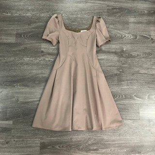 Đầm @ASIS cổ vuông rã rập