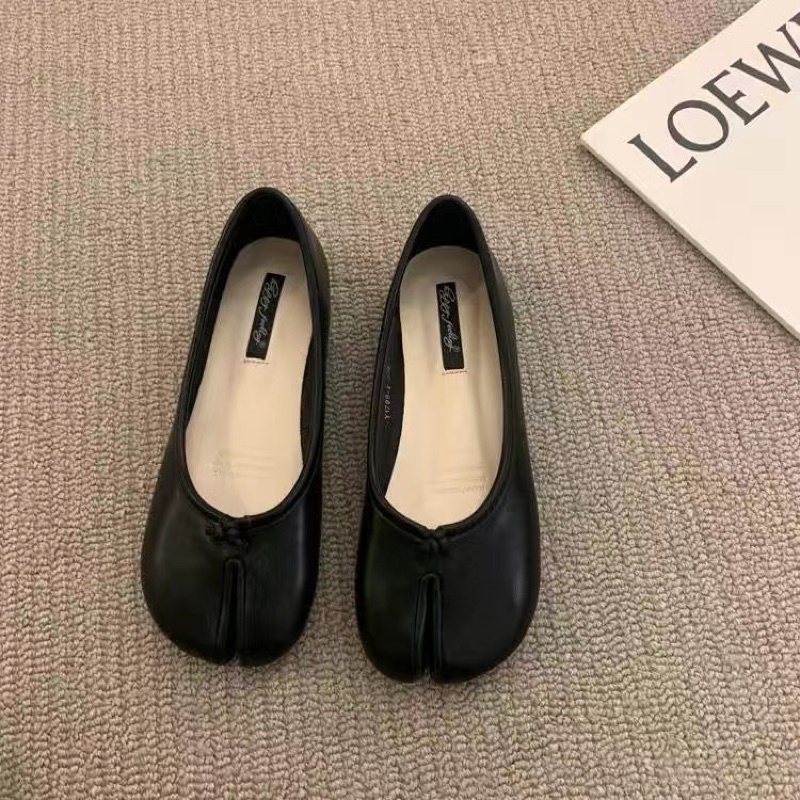 Giày móng ngựa nữ