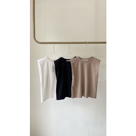 Áo thun sát nách độn vai