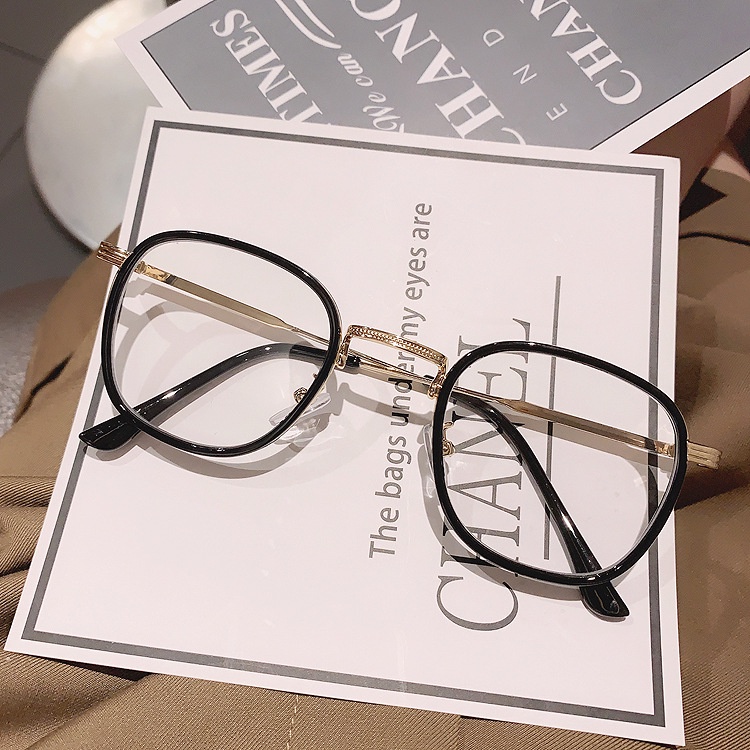 Kính Mát Nữ Gọng Đen Phong Cách Harajuku