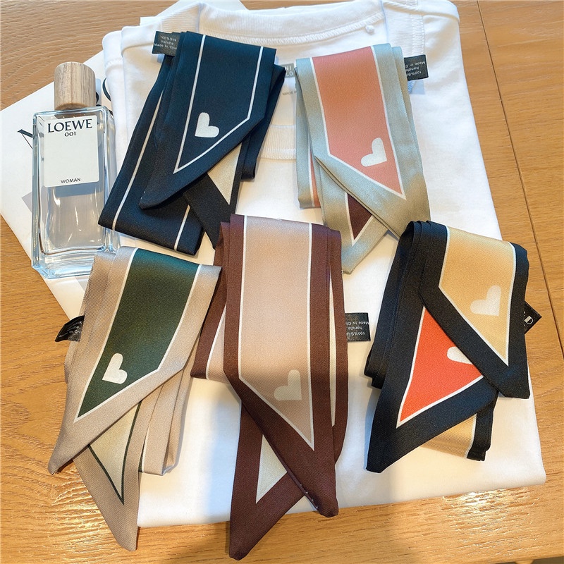 Băng Đô Cài Tóc / Khăn Choàng Cổ Bằng Lụa In Họa Tiết Trái Tim / Chữ Thắt Nơ Cầm Tay Trang Trí Túi Xách