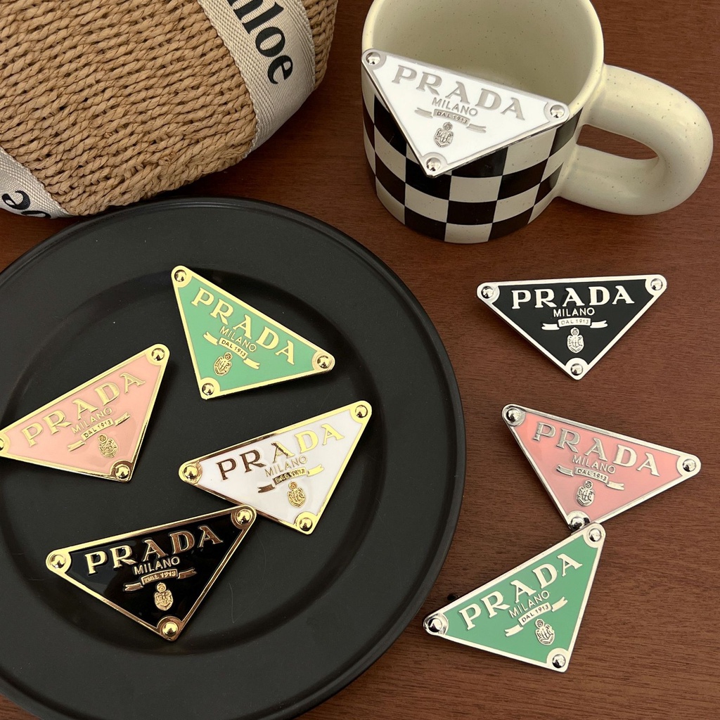 Kẹp Tóc Hình Tam Giác In Chữ Bằng Hợp Kim Thời Trang Chất Lượng Cao