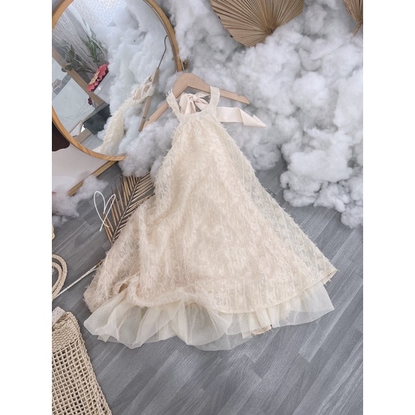 Đầm yếm lông vũ nude - Chitchitstore