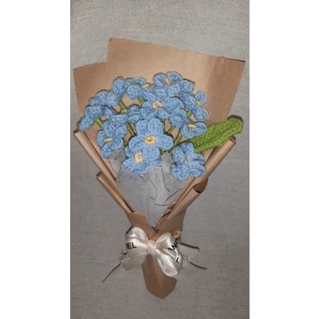 Bó hoa lưu ly dễ thương thường dùng làm quà tặng, trang trí có gói sẵn bằng len