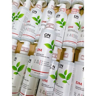 Sữa rửa mặt OnMacabim DM Cleansing Gel cho da nhạy cảm Oily and Problematic Skin 200 ml
