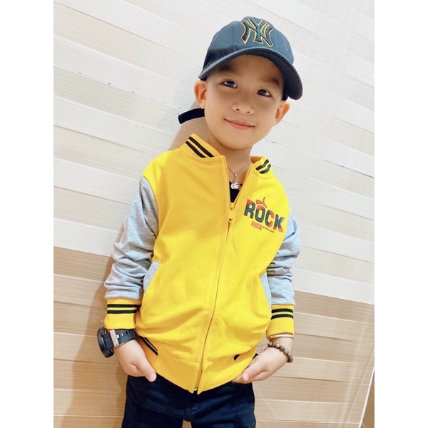 Khoác boomber cho bé trai