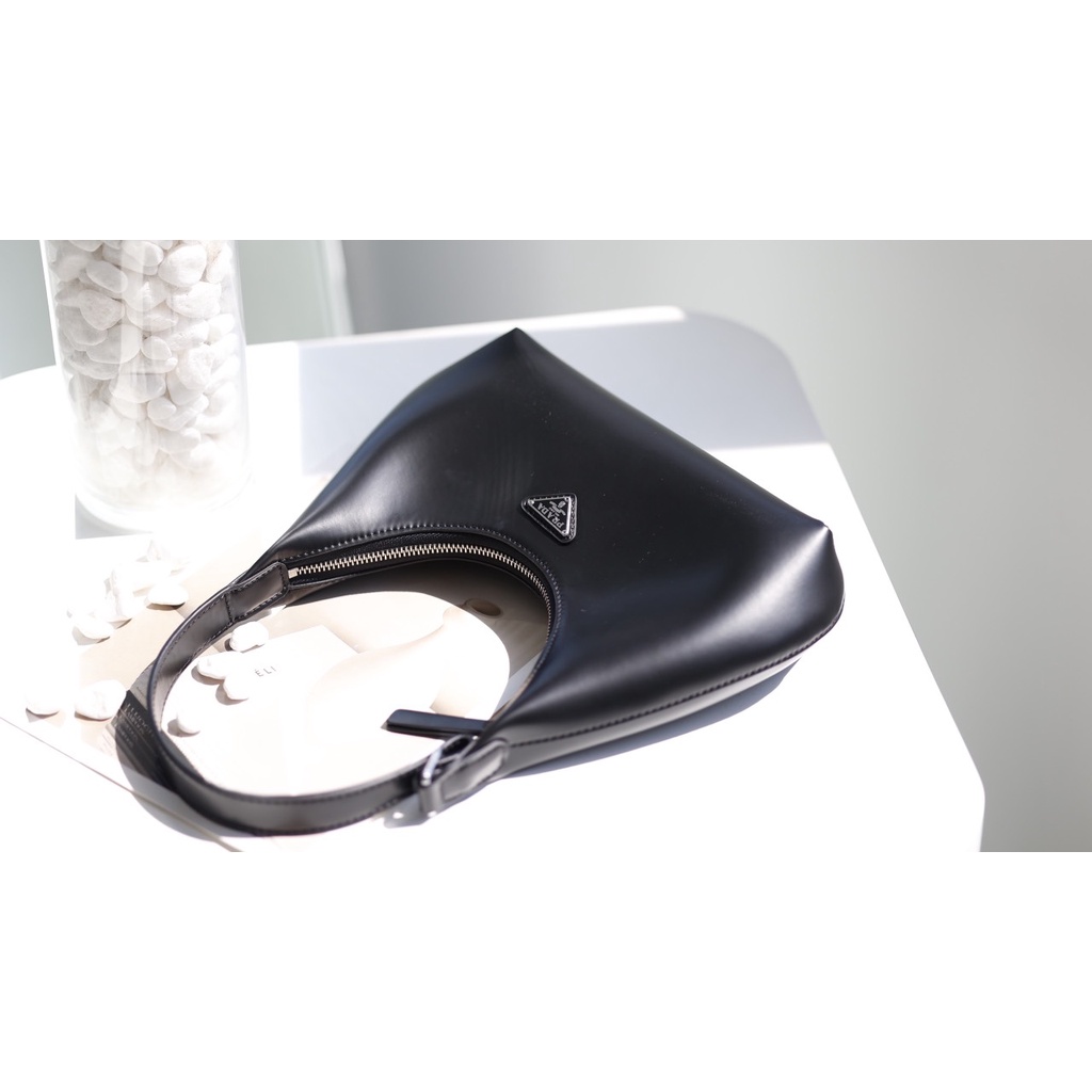 Túi quai xách W188-26 KẸP NÁCH NEW hàng fullbox nguyên seal kèm bill 2 mầu chủ đạo : Trắng & Đen