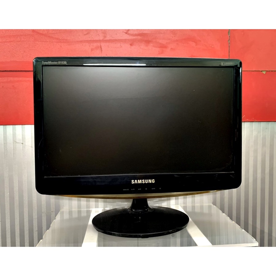 Màn hình máy tính 19 inch cũ kèm dây cáp