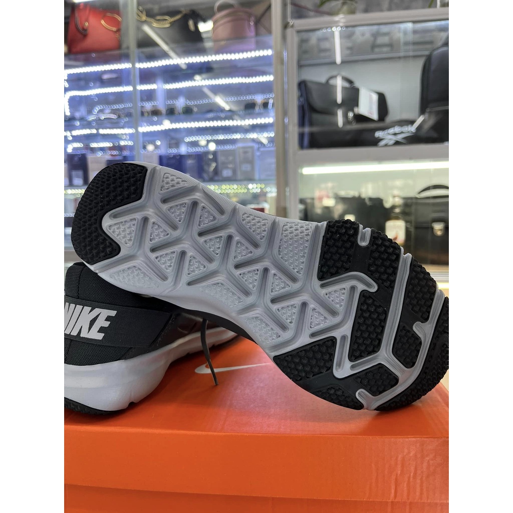 Giày thể thao Nike auth