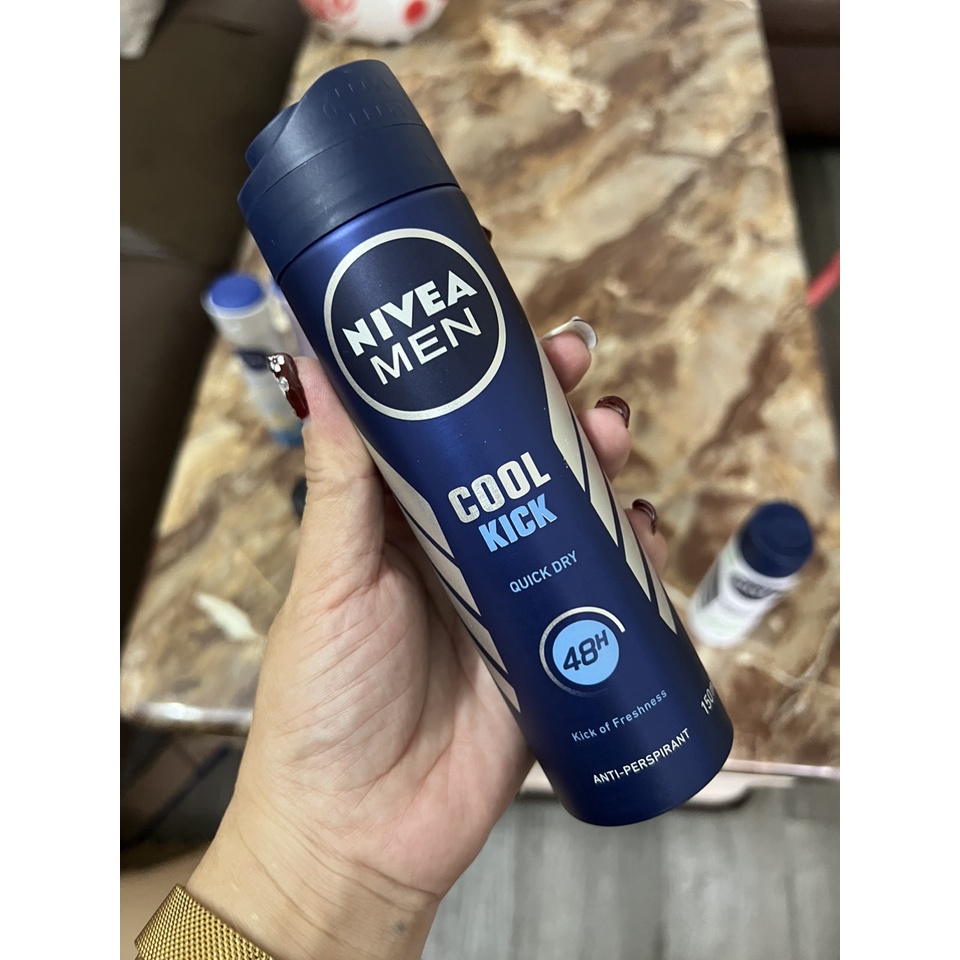 Xịt Khử Mùi Nivea Men Black & White Chai 150 ML