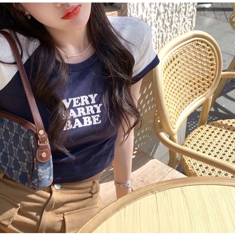 Set Áo Thun Tím  Croptop Và Chân Váy Kaki 2 Túi
