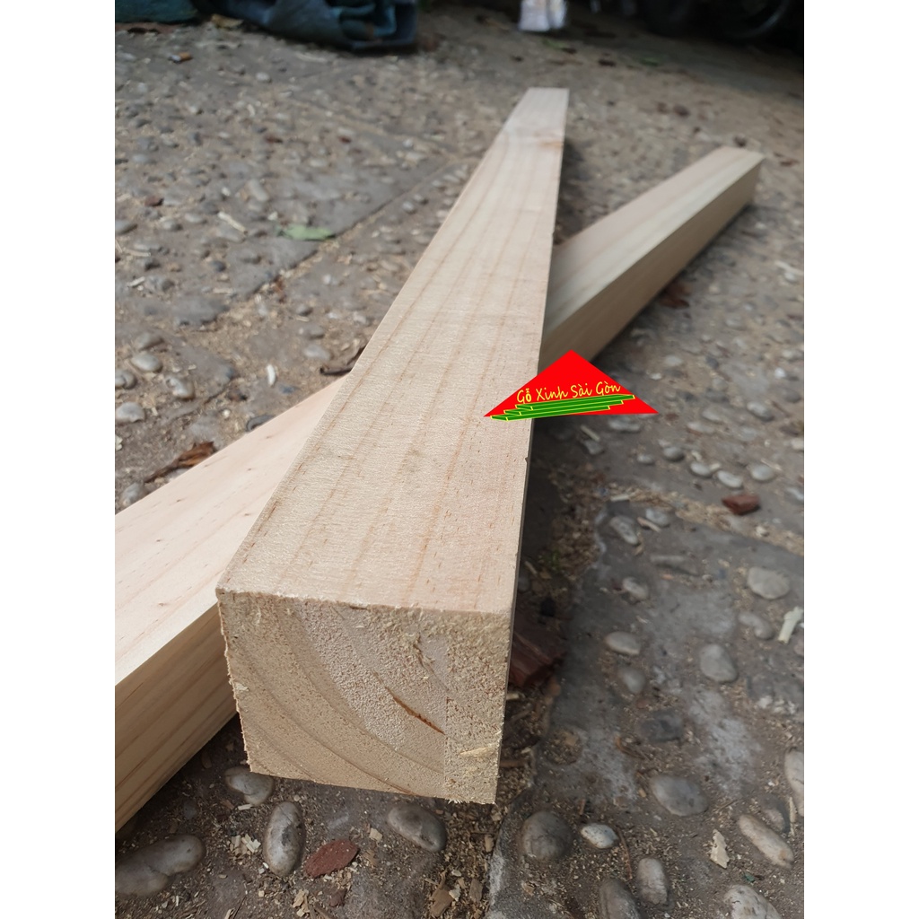 Thanh gỗ thông vuông 5x5cm,dài 1m2 đã bào láng 4 mặt rất chắc chắn phù hợp làm chân bàn, ghế,khung sườn,chân kệ,decor...