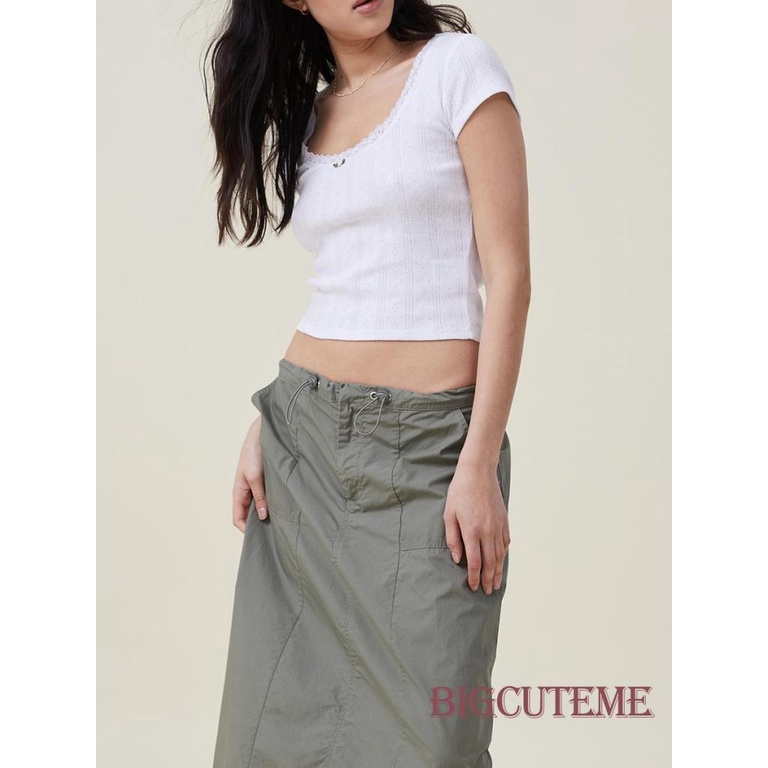 Áo Thun Nữ Ngắn Tay Phối Ren Cơ Bản