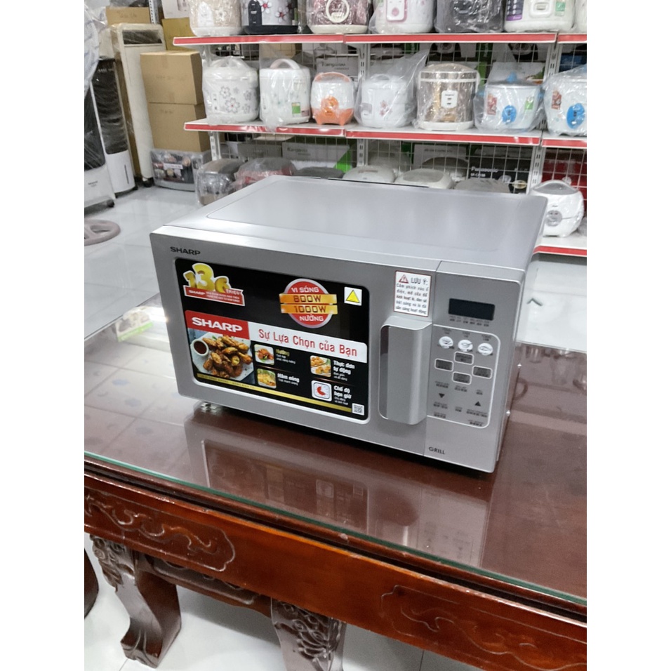 Lò vi sóng có nướng Sharp R-678VN 20 lít Thái Lan - Hàng trưng bày