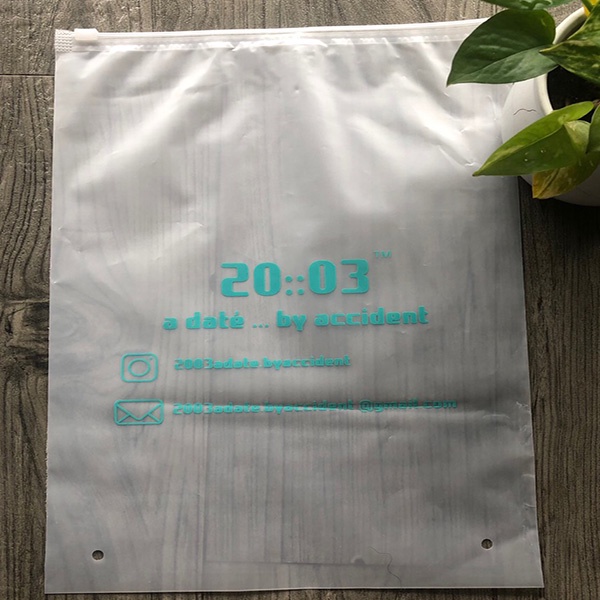 In túi zip theo yêu cầu In Ấn Bao Bì Văn Trung – Túi Zip Đựng Quần Áo