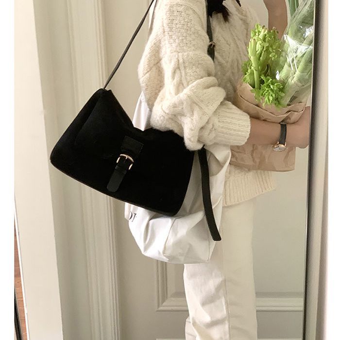 Túi Xách Da Lộn Đeo Vai Phong Cách Hàn Quốc Thời Trang Thu Đông Mới Cho Nữ