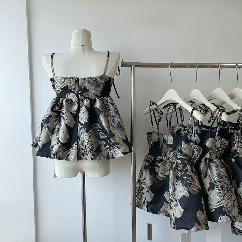 (Sẵn) Áo hai dây thắt nơ Miuna có hoạ tiết hoa, Áo babydoll hai dây phong cách retro | BigBuy360 - bigbuy360.vn