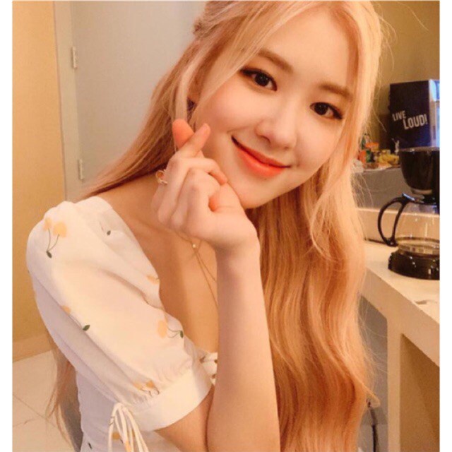 ĐẦM TRẮNG HOA ROSE BLACKPINK CỔ VUÔNG NHÚN NGỰC