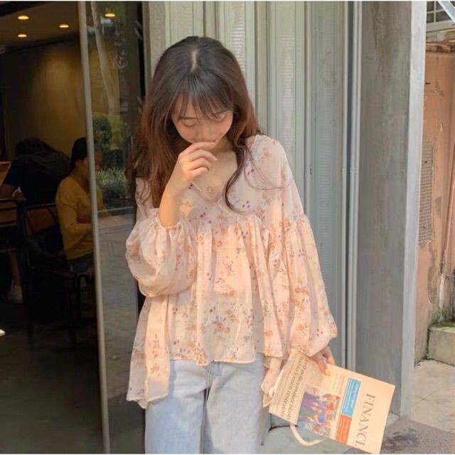 (Order) Áo sơ mi cổ V hoạ tiết hoa lá tay phồng phối bèo dáng babydoll - Có ảnh thật
