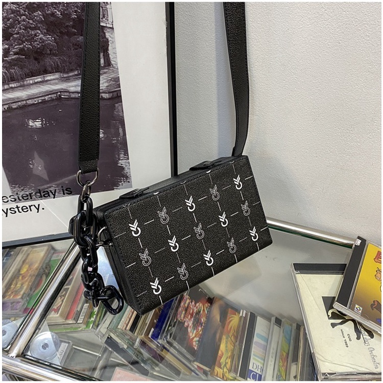 Túi da đeo chéo nam nữ unisex chất liệu da PU