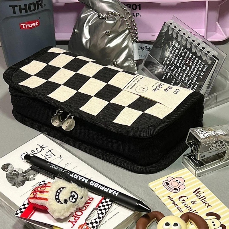 Túi Đựng Bút Chì Kẻ Ô Màu Trắng Đen Dung Tích Lớn Phong Cách Nhật Bản
