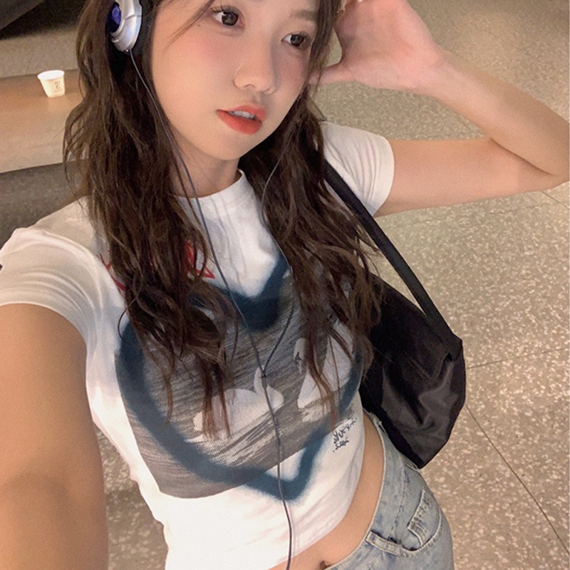 IELGY   Áo Thun Nữ Ngắn Tay In Hình Trái Tim