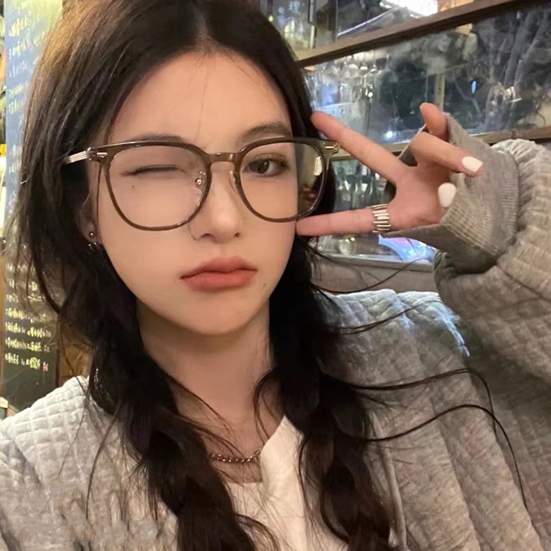 Mắt Kính Chống Bức Xạ Cho Cả Nam Và Nữ