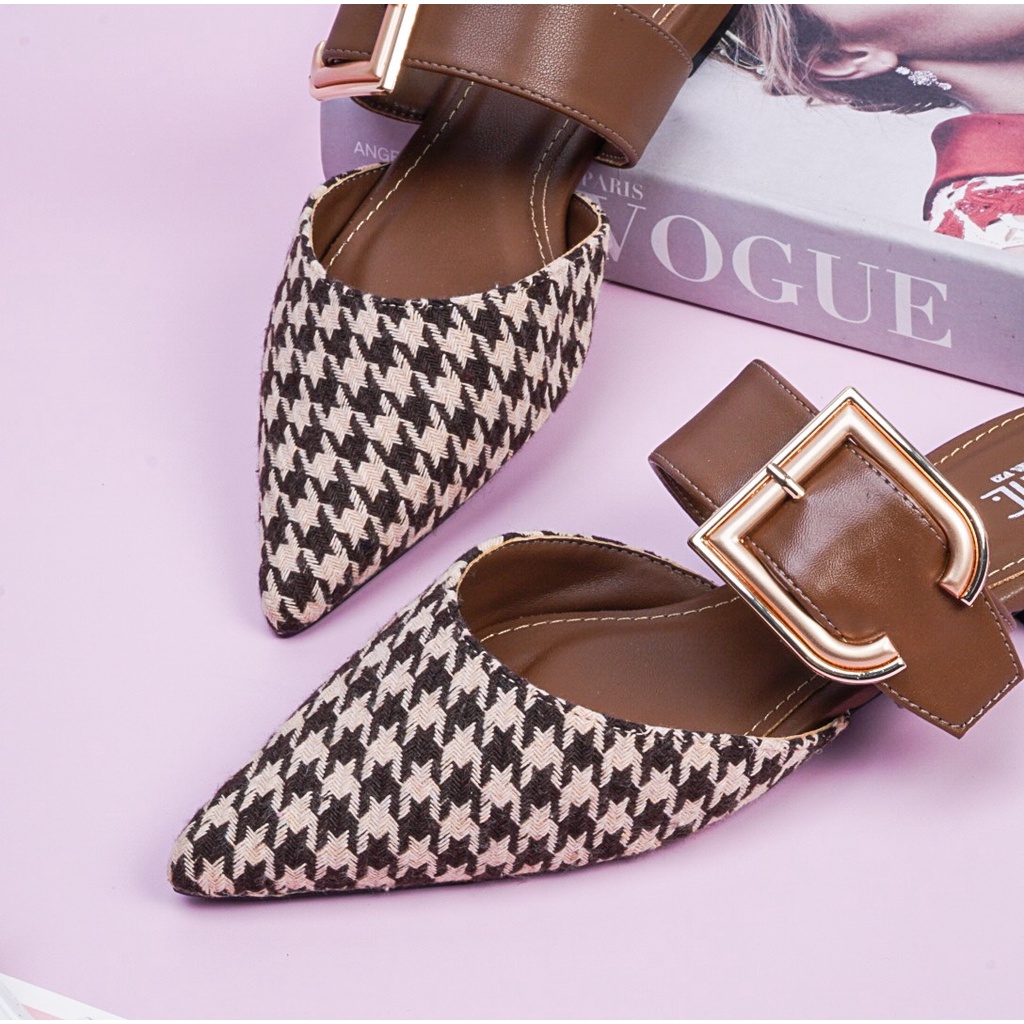 Dép sục 2cm quai ngang gắn khóa H065