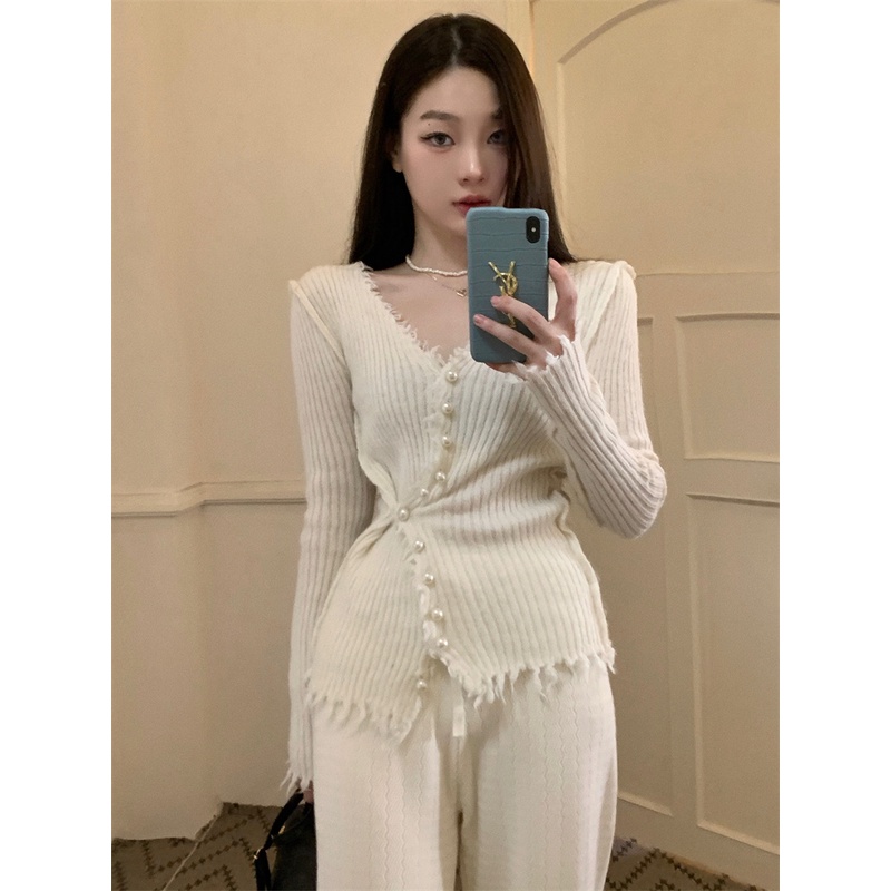 Áo Sweater Cổ Chữ V Đính Nút Ngọc Trai Thời Trang Mùa Xuân Hàn Quốc Mới Cho Nữ