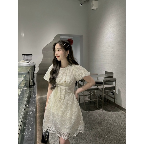 Đầm Ren Hai Lớp Phối Cổ Ngọc Xinh Mã KH8