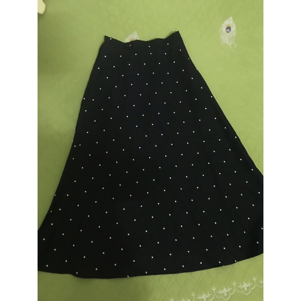 Chân váy dài chấm bi