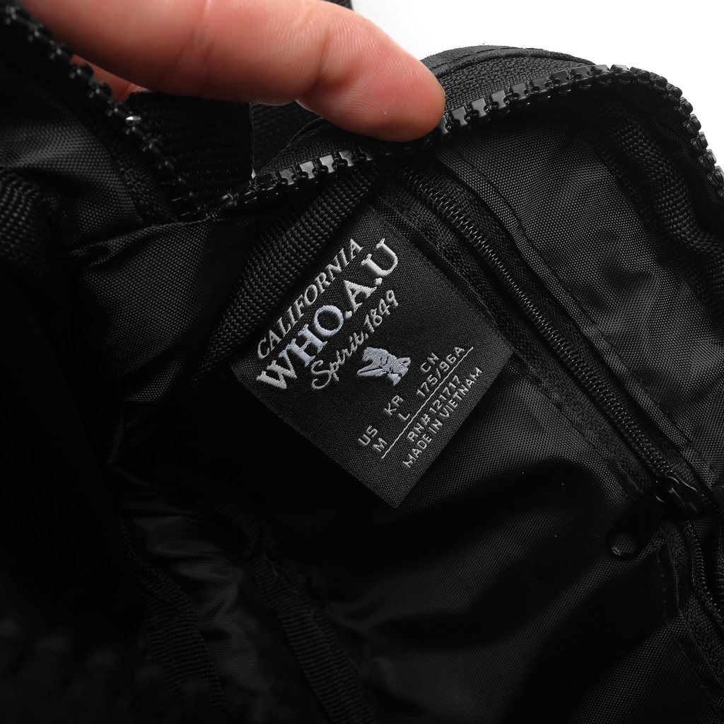 Túi đeo chéo nam nữ thêu gấu Who.au Steve mini form ngang 2 ngăn kèm túi tiddi sành điệu size 20