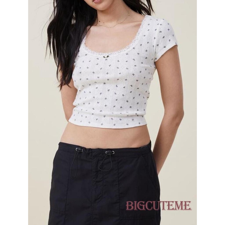 Áo Thun Nữ Ngắn Tay Phối Ren Cơ Bản