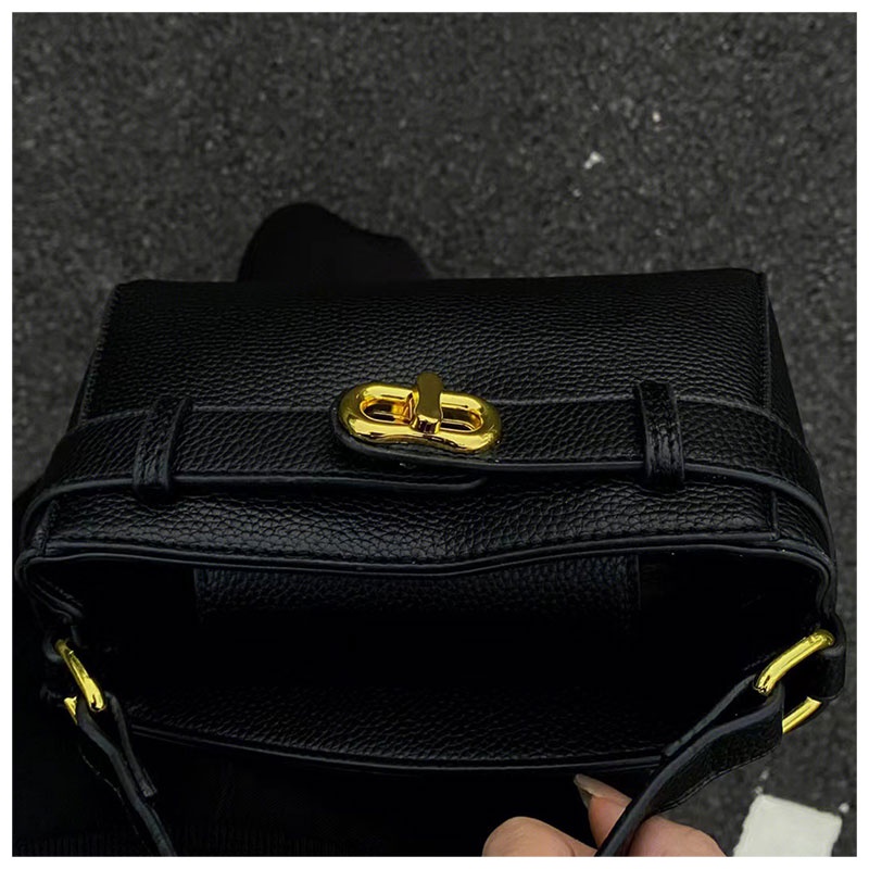 Mischa Túi Xách Đeo Vai Bằng Da PU Màu Trơn Có Khóa Kim Loại Phong Cách retro Cao Cấp