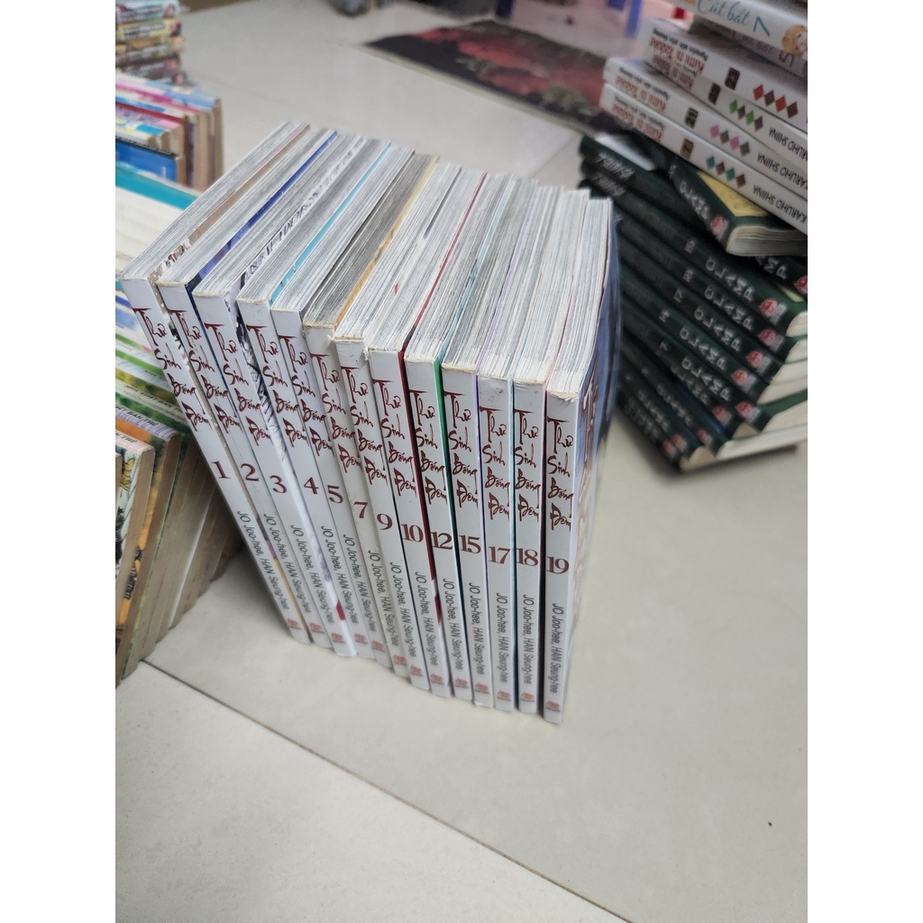 Thư Sinh Bóng Đêm Bán Lẻ