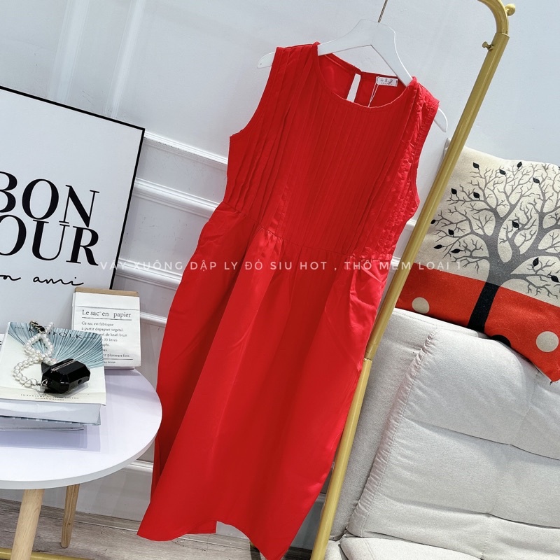 Hot nè mấy chị ơi. Váy tho dập ly  xinh lắm luôn màu đỏ siu rước da ạ     📌 Chất liệu thô mềm loại 1, váy xếp ly tỉ mỉ