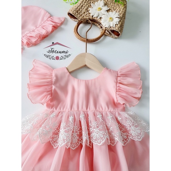 Bộ liền thân hồng cánh tiên nơ lưng viền ren trắng cao cấp - Tocxumi