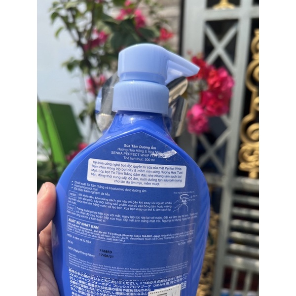 Sữa Tắm Dưỡng Ẩm Hương Hoa SENKA Perfect Bubble For Body Floral 500ml