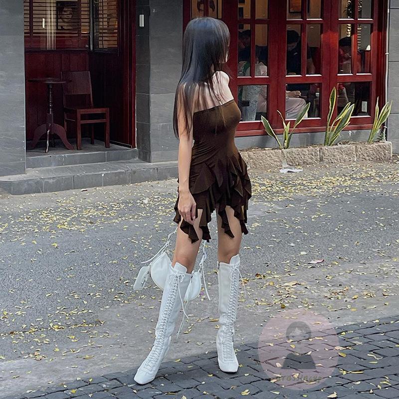 Áo Liền Quần Ngắn Dáng Ôm Hở Vai Màu Trơn Dành Cho Nữ