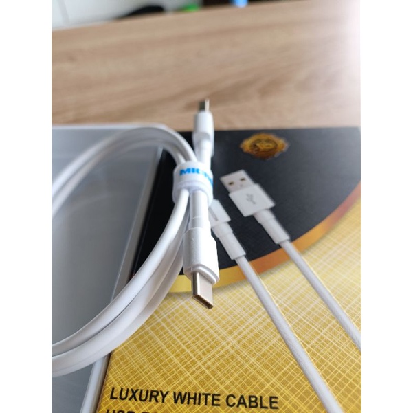 Cáp sạc XD1 dây trắng chắc chắn