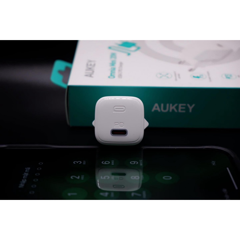 Củ sạc nhanh Aukey Omnia Mini 20W tương thích với nhiều dòng Smartphone