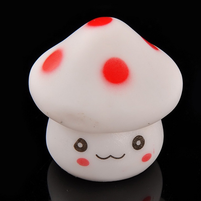 1 Đèn LED Hình Nấm Thay Đổi Màu Sắc