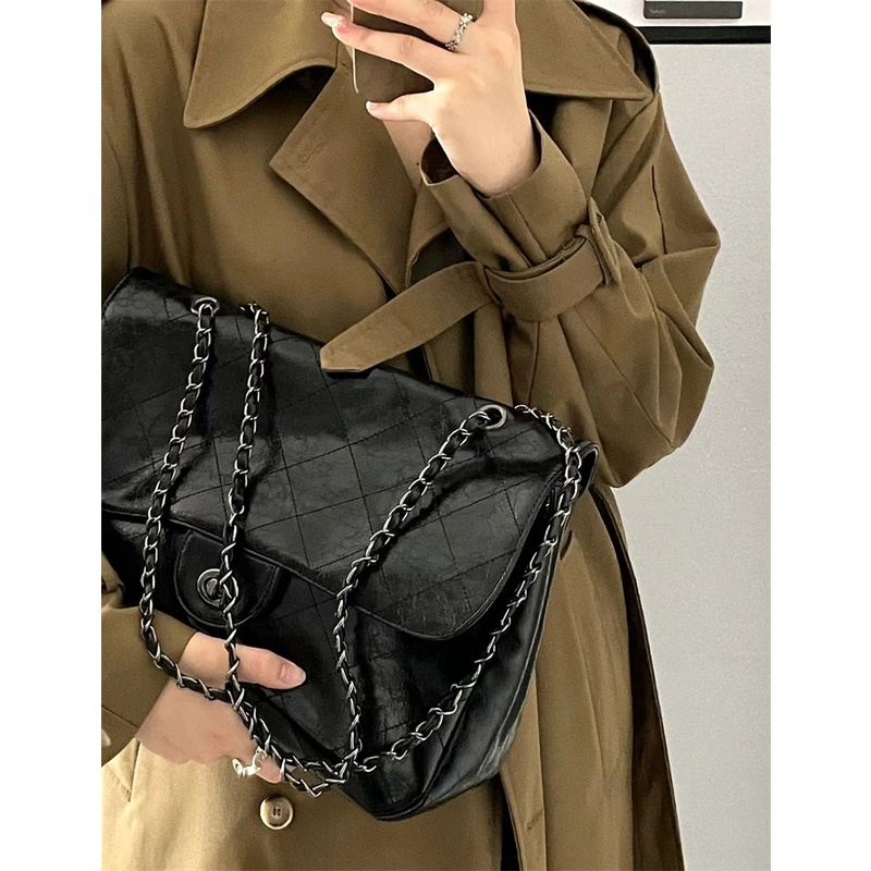 Túi Xách Cỡ Lớn Màu Đen Đính Đá Phối Dây Xích Thời Trang Phong Cách Retro