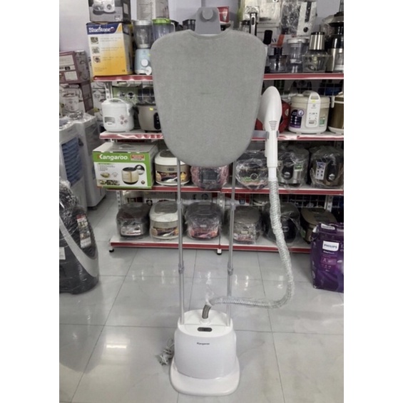 Bàn ủi hơi nước đứng Kangaroo KG-75B8 1580w (hàng trưng bày chính hãng)