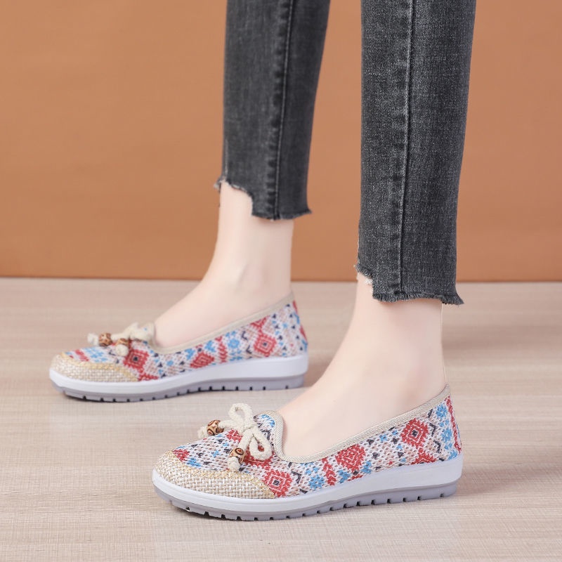 Giày Sandal Vải Đế Mềm Chống Trượt Thoáng Khí Thời Trang Mùa Hè Cho Phụ Nữ Trung Niên